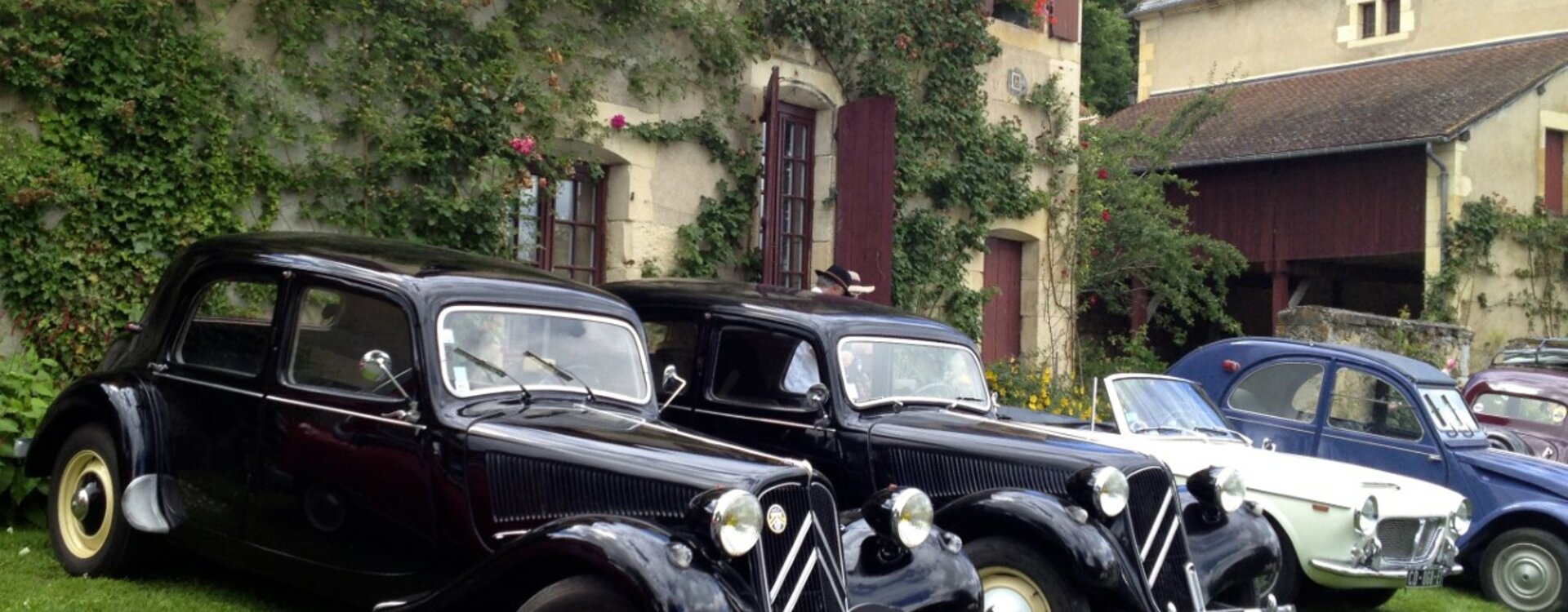Rendez vous des Anciennes voiture à Apremont sur Allier dans le Cher en région Centre-Val de Loire